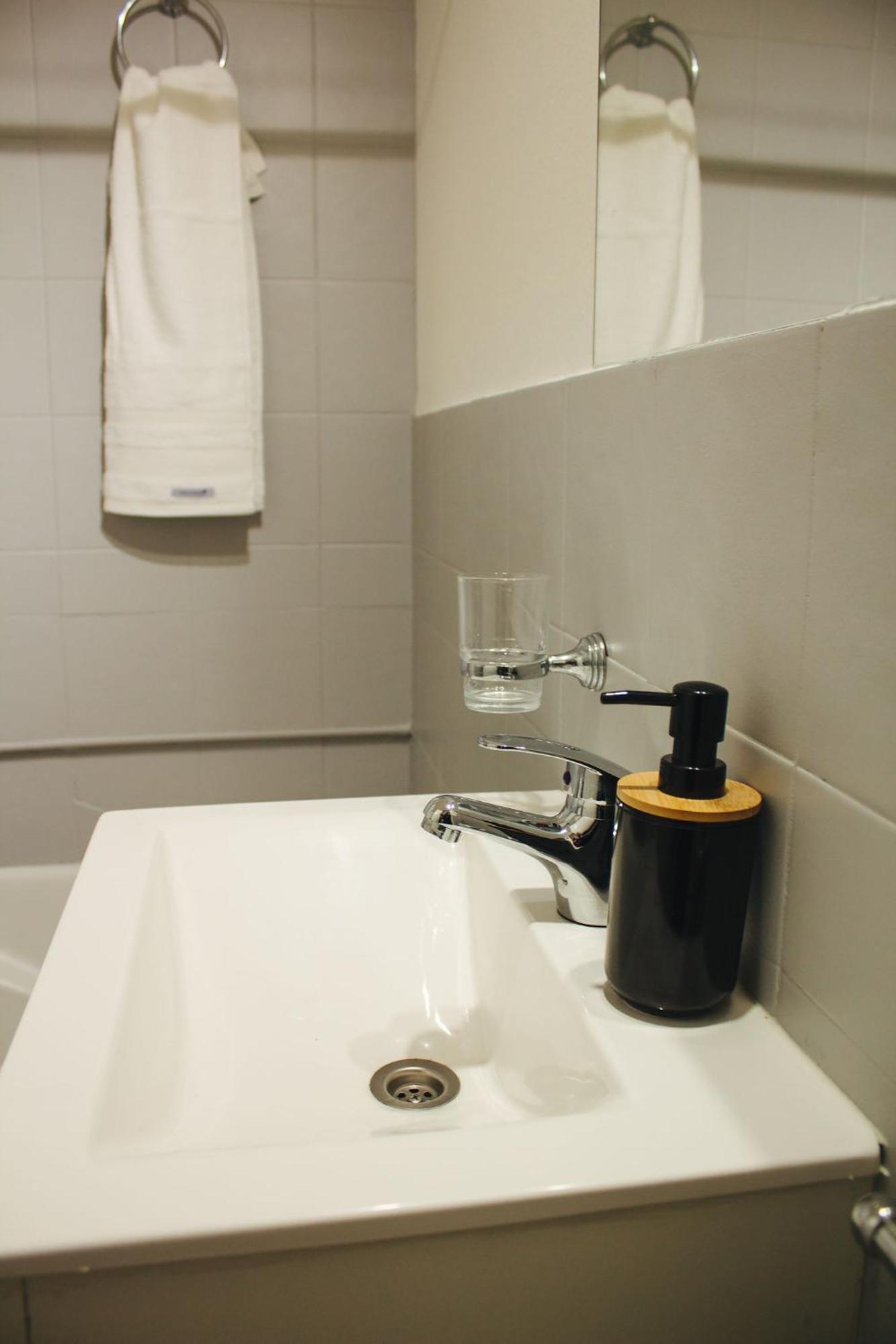 Acacia Apartment *