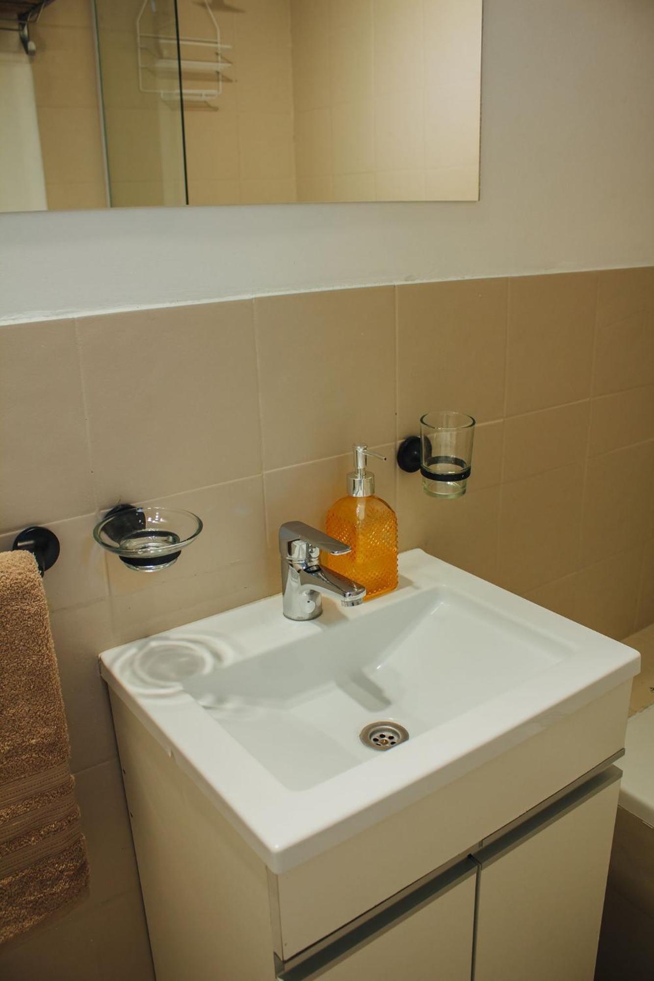 Acacia Apartment *